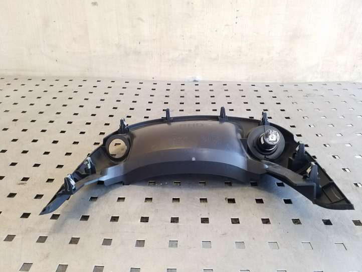 Nissan Juke I F15 (2010 - 2018)  682521KK0A Другая деталь панели