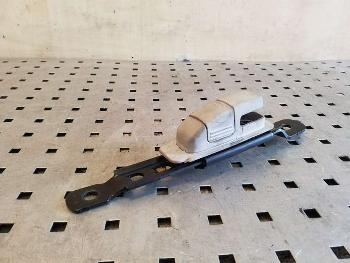 Nissan Juke I F15 (2010 - 2018)  63020B Регулировочная планка ремня безопасности