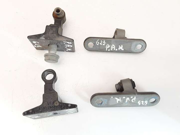 BMW 5 F10 F11 (2009 - 2016)  7185617 Комплект петель передней двери