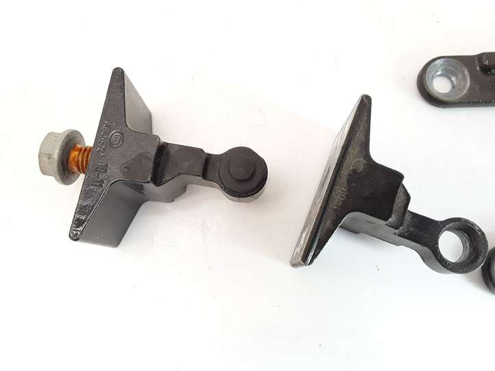 BMW 5 F10 F11 (2009 - 2016)  7185617 Комплект петель передней двери