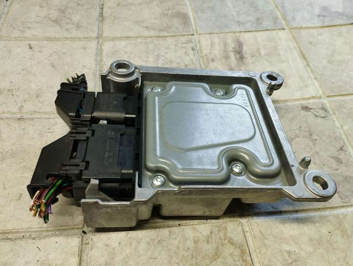 Ford C-Max (2007 - 2010)  8M5T14B321AF Блок управления надувных подушек