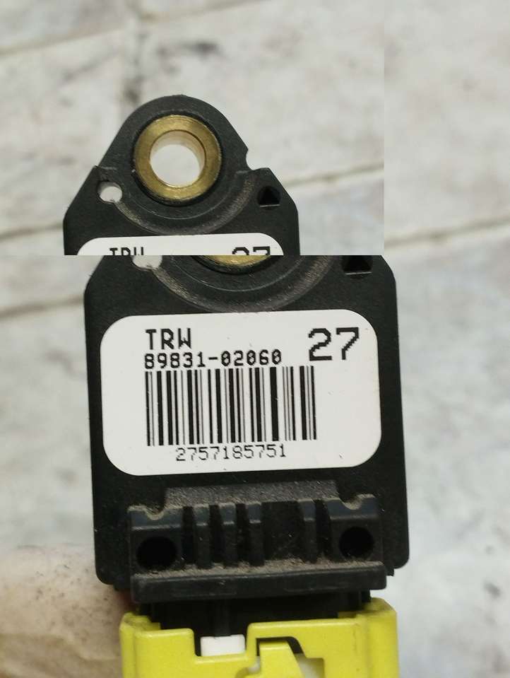 Toyota Auris 150 (2006 - 2012)  8983102060 Датчик удара надувных подушек