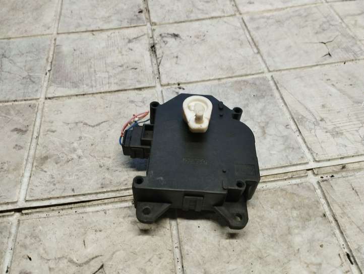Toyota Auris 150 (2006 - 2012)  1138002840 Двигатель задвижки потока воздуха