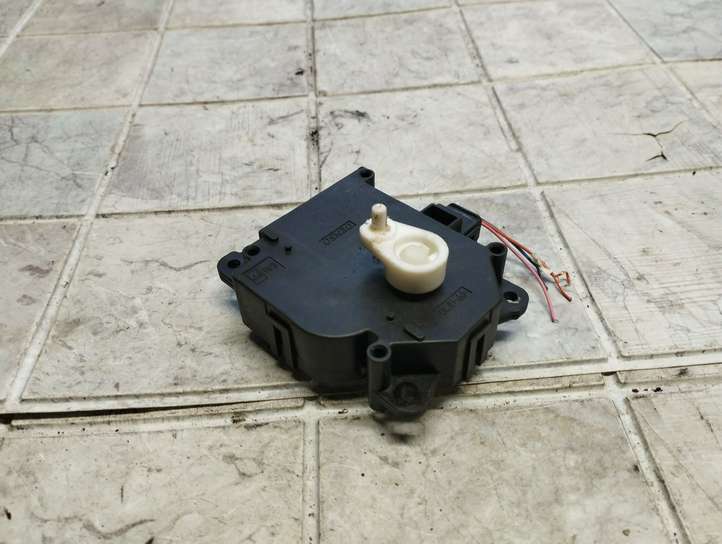 Toyota Auris 150 (2006 - 2012)  1138002840 Двигатель задвижки потока воздуха