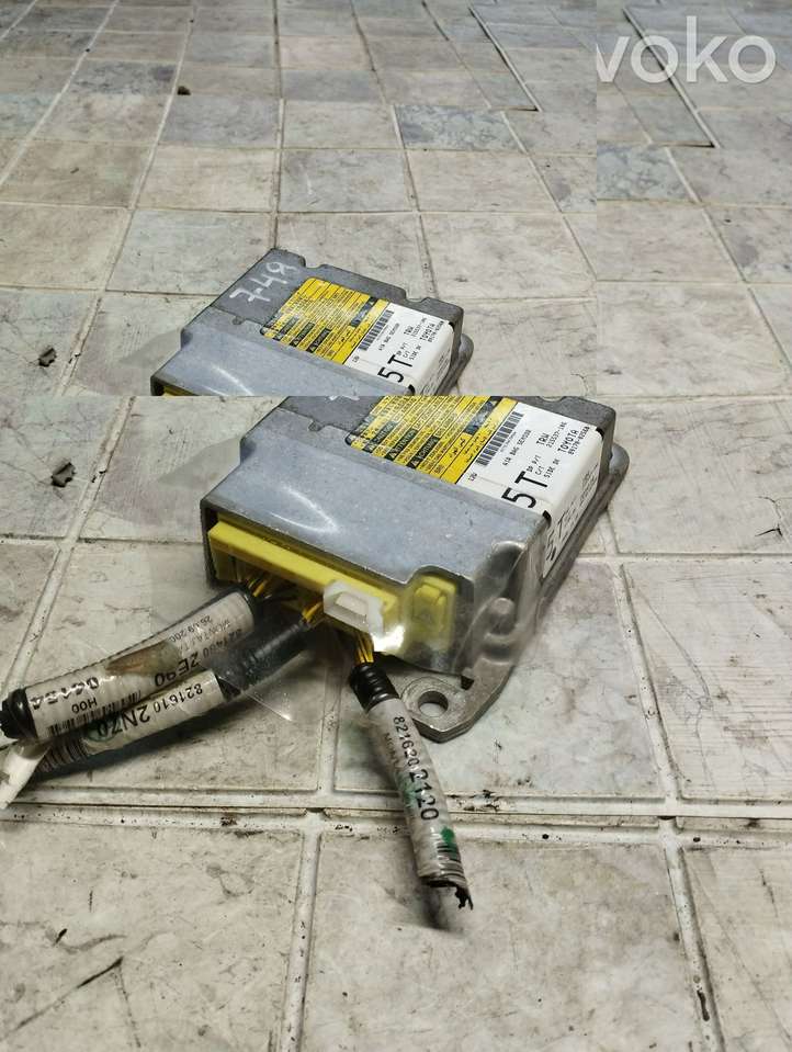 Toyota Auris 150 (2006 - 2012)  215537106 Блок управления надувных подушек