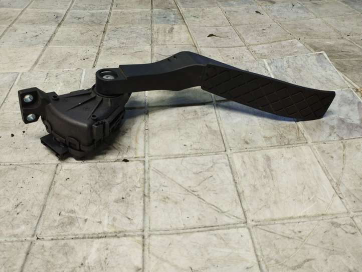 Volkswagen Touareg I (2002 - 2010)  7L0723507A Педаль акселератора
