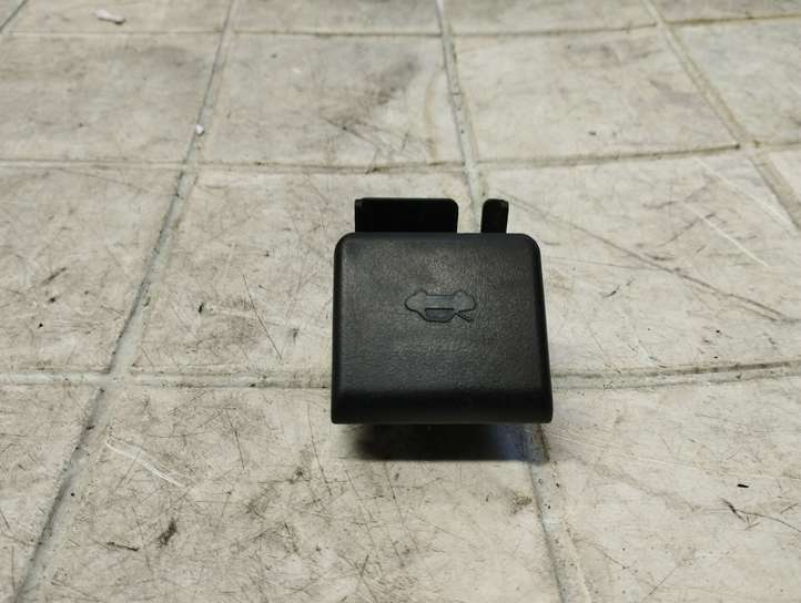 Mazda 3 (2003 - 2006)   Ручка капота