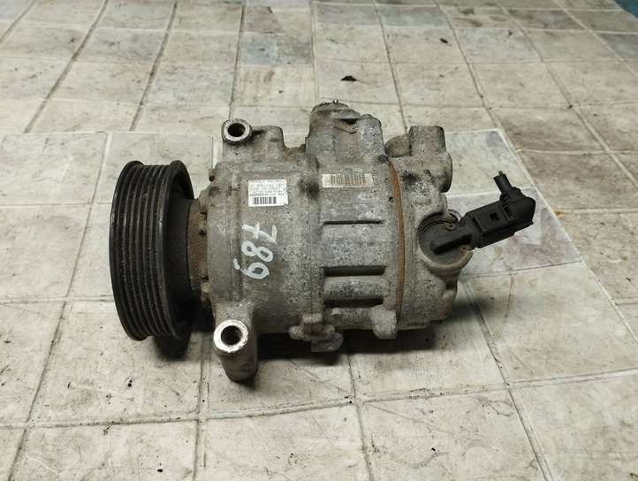 Volkswagen Golf V (2003 - 2009)  8J0260805 Компрессор (насос) кондиционера воздуха