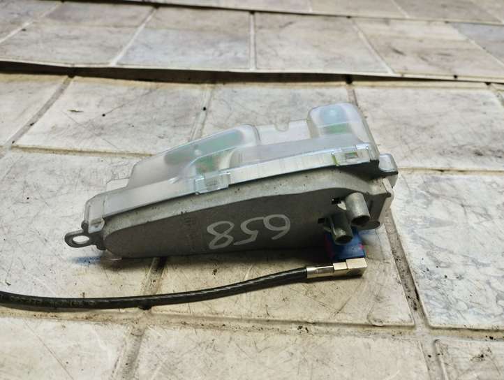 BMW 5 E60 E61 (2004 - 2010)  691328704 Антенна (антенна GPS)