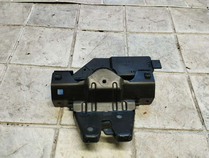 BMW 3 E46 (1998 - 2005)  8196401 Замок задней крышки