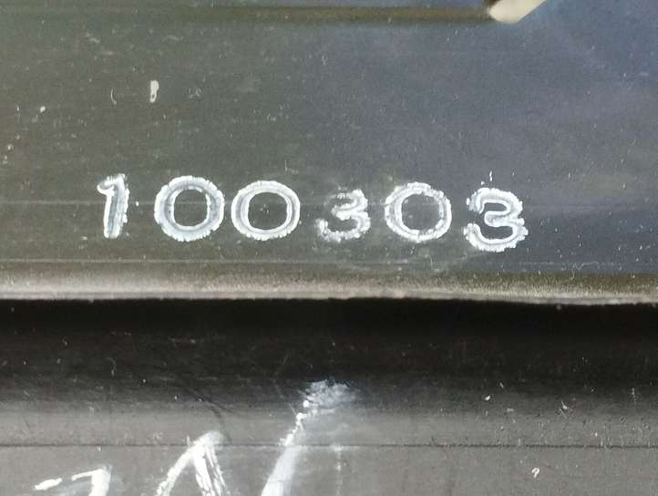 Toyota Avensis T250 (2003 - 2006)  100303 Замок задней крышки
