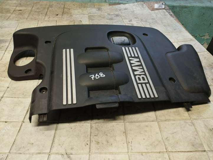 BMW 5 E60 E61 (2004 - 2010)  1114778900003 Крышка двигателя (отделка)