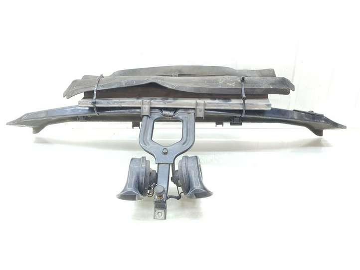 Mercedes-Benz CLK A208 (1997 - 2002)  2028890036 Верхняя часть панели радиаторов (телевизора)