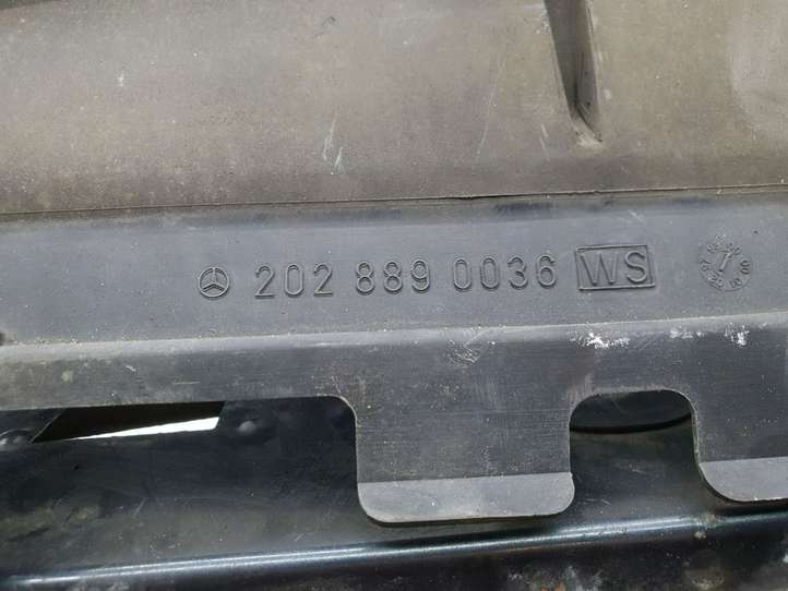 Mercedes-Benz CLK A208 (1997 - 2002)  2028890036 Верхняя часть панели радиаторов (телевизора)
