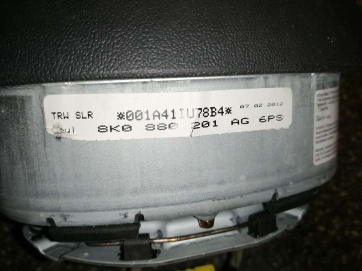 Audi A4 (2011 - 2015)  8K0880201AG Подушка безопастности руля