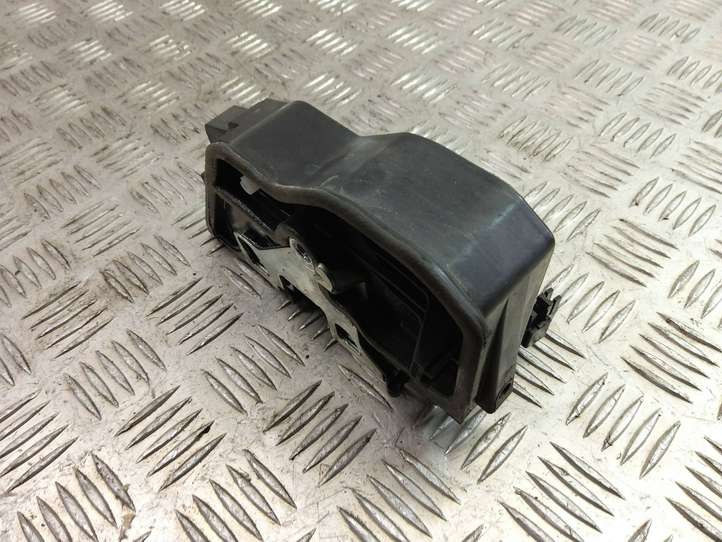 BMW 5 F10 F11 (2009 - 2016)  7229459 Замок задней двери