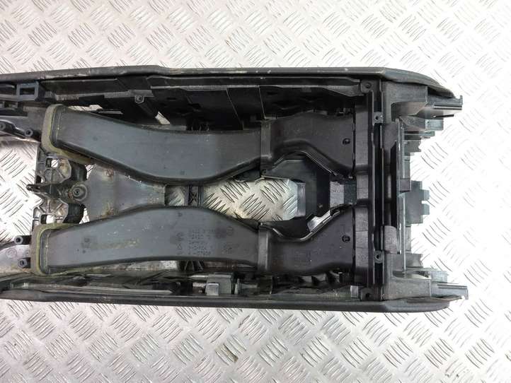 BMW 5 F10 F11 (2009 - 2016)  9306070 Центральная консоль