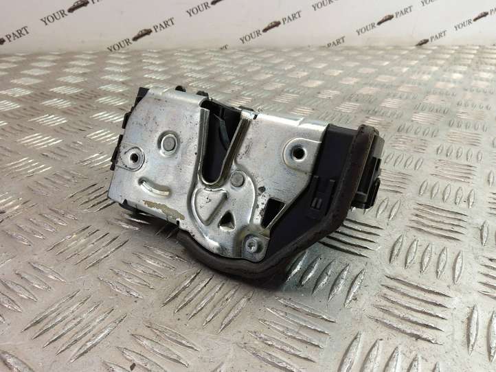 BMW 3 E90 E91 (2005 - 2012)  7060296 Замок задней двери