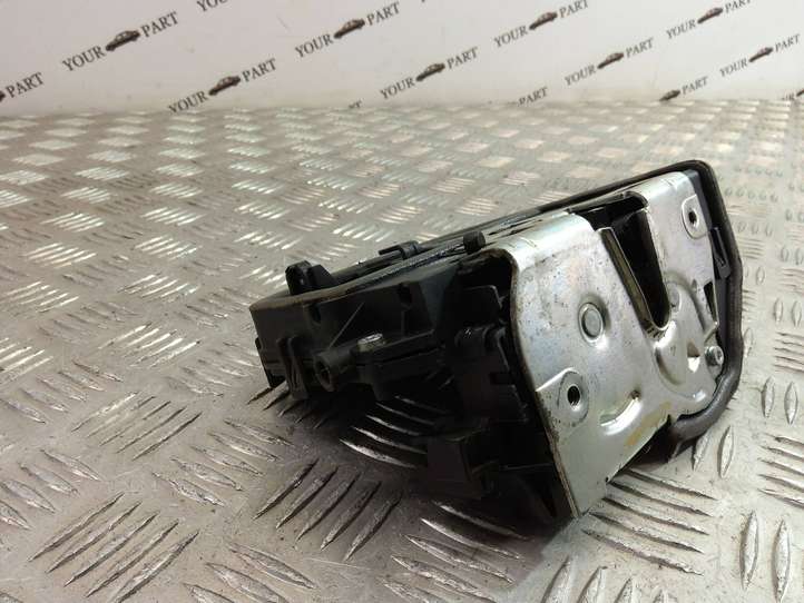 BMW 3 E90 E91 (2005 - 2012)  7060296 Замок задней двери