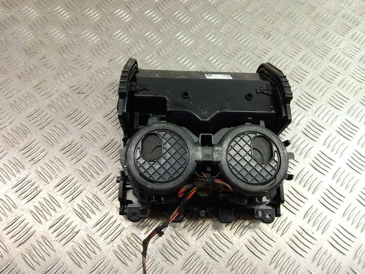 BMW X3 G01 (2018 - )  9363802 Передний держатель чашки