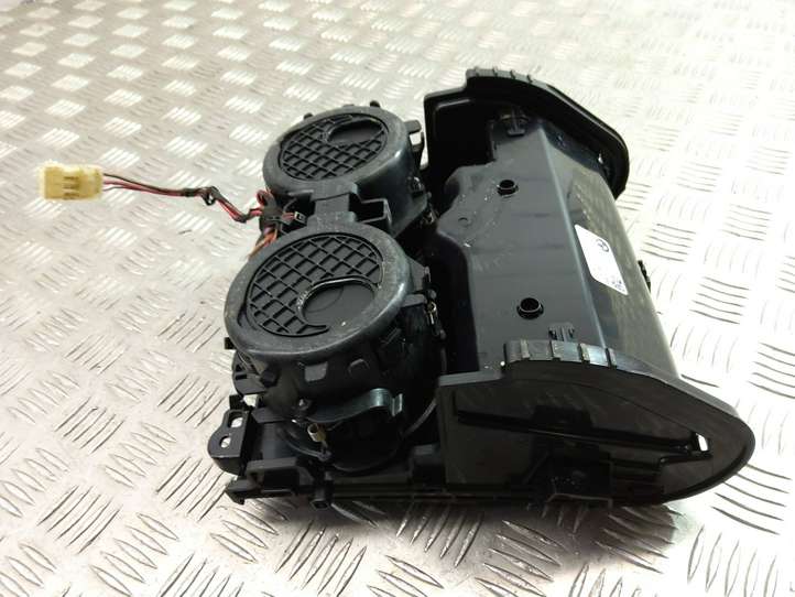 BMW X3 G01 (2018 - )  9363802 Передний держатель чашки
