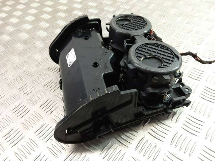 BMW X3 G01 (2018 - )  9363802 Передний держатель чашки