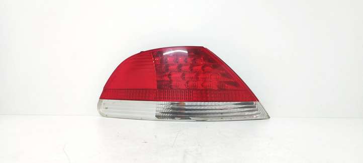 BMW 7 E65 E66 (2001 - 2008)  011237011238 Задний фонарь в кузове