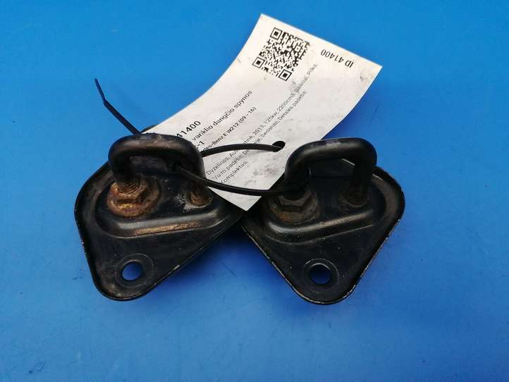 Mercedes-Benz E W212 (2009 - 2016)  a2128800060 Петля замка капота