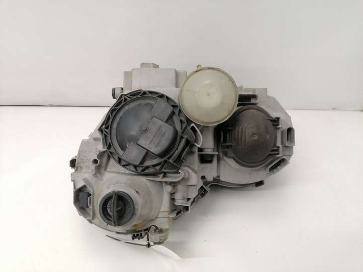 Mercedes-Benz C W203 (2000 - 2007)  A2038200261 Передняя фара