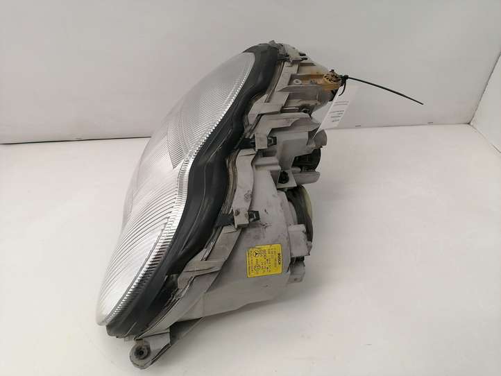 Mercedes-Benz C W203 (2000 - 2007)  A2038200261 Передняя фара