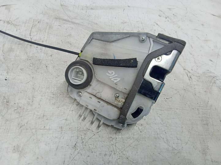 Toyota Prius (XW30) (2009 - 2015)   Замок задней двери