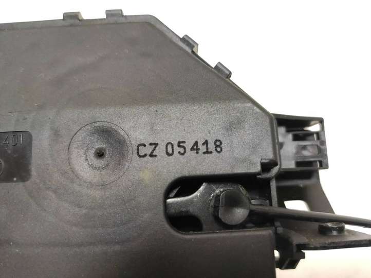 BMW 1 E81 E87 (2004 - 2011)  8196401 Замок задней крышки