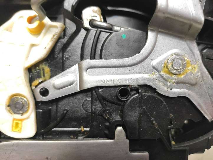 BMW X5 F15 (2013 - 2017)  7362785 Замок задней двери