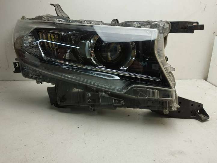Toyota Land Cruiser (J200) (2008 - )   Передняя фара
