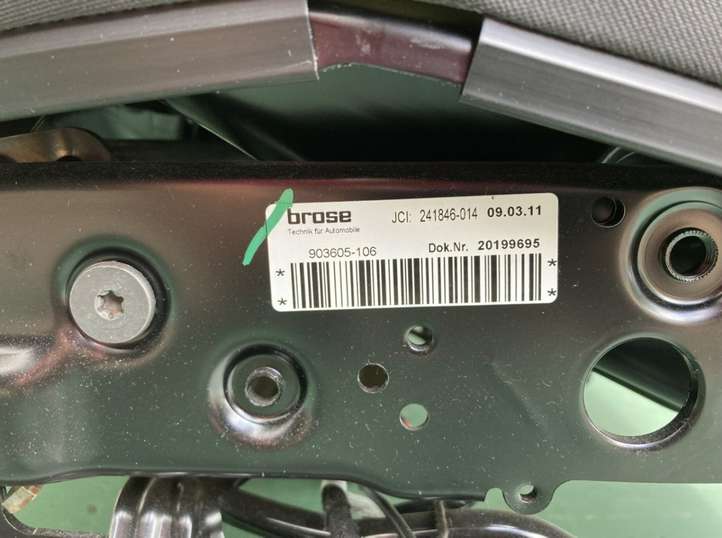 Volvo V50 (2008 - 2012)  31263791 Передняя звукоизоляция