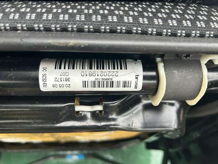 Mercedes-Benz Sprinter W906 (2006 - 2018)  2220481298 Передняя звукоизоляция