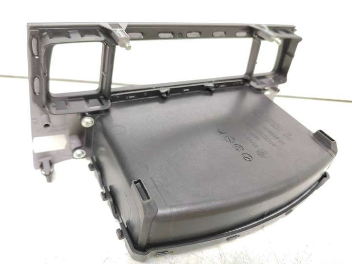 BMW 5 E60 E61 (2004 - 2010)  9139391 Ящик для вещей