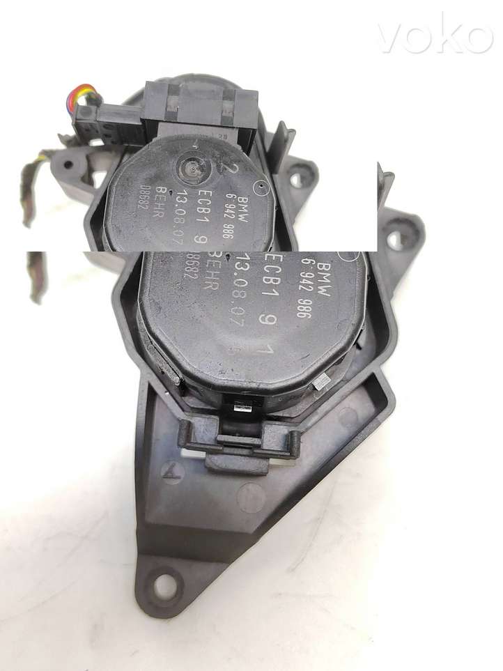 BMW 5 E60 E61 (2004 - 2010)  6942986 Двигатель задвижки потока воздуха