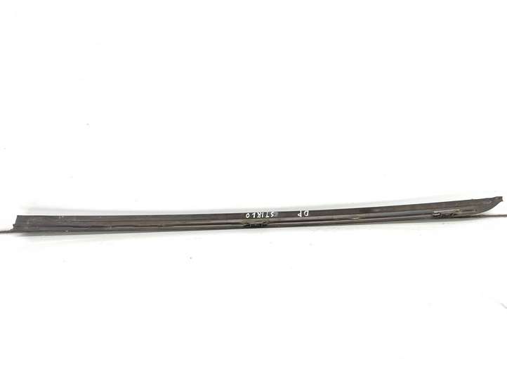 BMW 5 E60 E61 (2004 - 2010)  7045448 Отделка стоек лобового стекла
