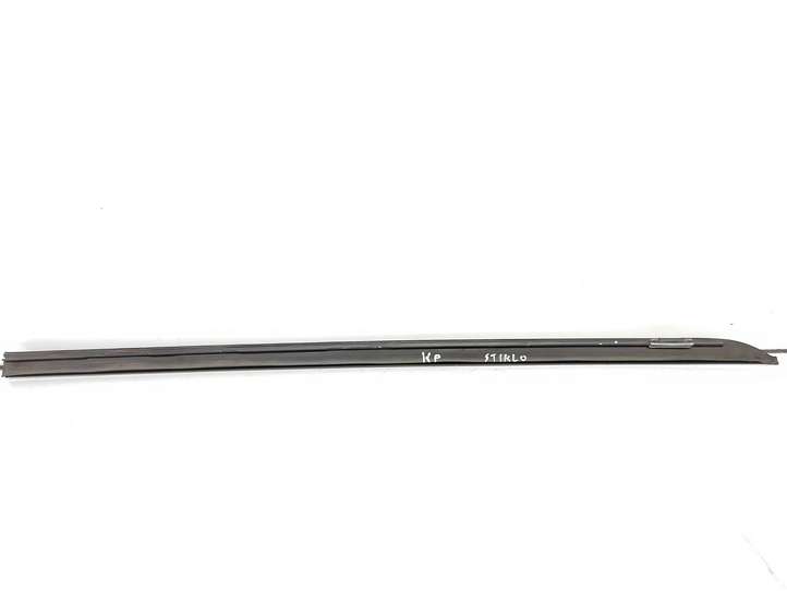 BMW 5 E60 E61 (2004 - 2010)  7045447 Отделка стоек лобового стекла