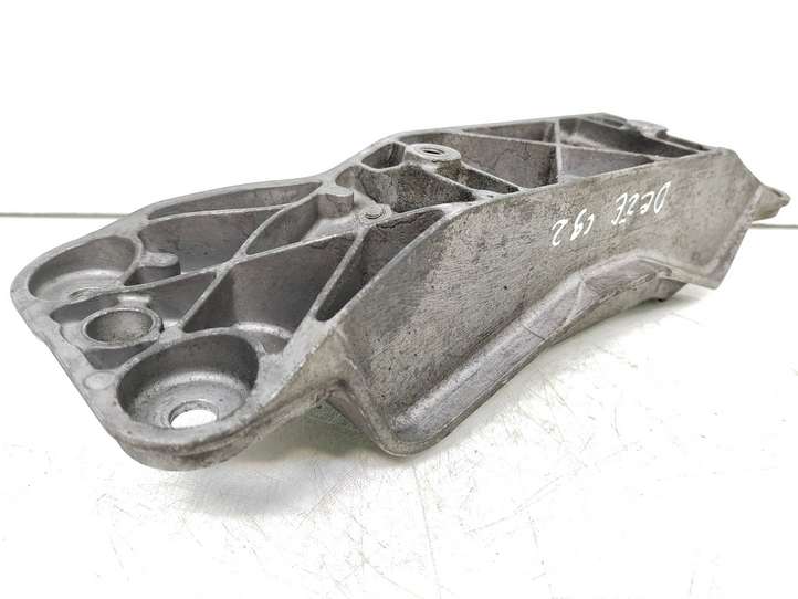 BMW 5 E60 E61 (2004 - 2010)  6776522 Подушка коробки передач