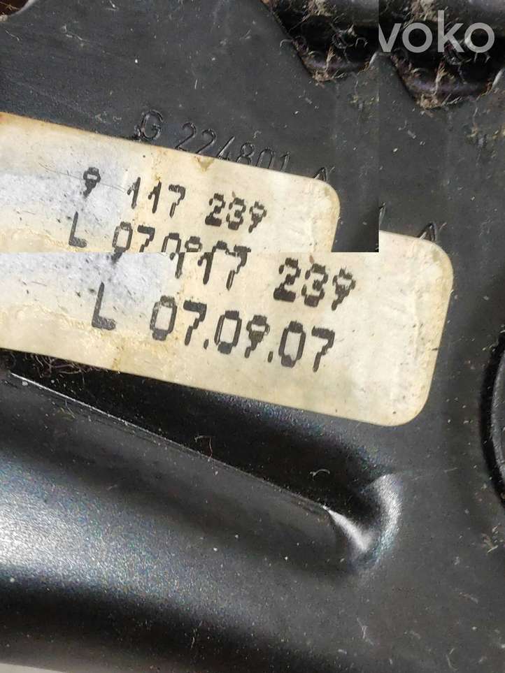 BMW 5 E60 E61 (2004 - 2010)  041217970 Передняя звукоизоляция