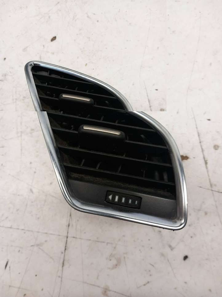 Audi A4 (2007 - 2011)  8T1820902C Боковая воздушный дефлектор