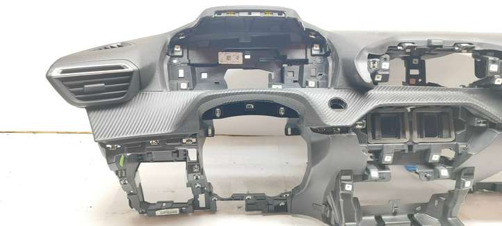 Peugeot 208 (2019 - )   Панель