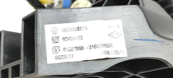 Renault Trafic III (X82) (2014 - )  465033911R Педаль сцепления