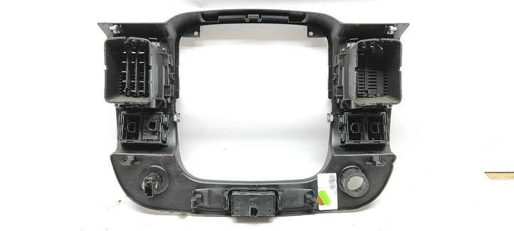 Renault Trafic III (X82) (2014 - )  632607479R Отделка радио/ навигации