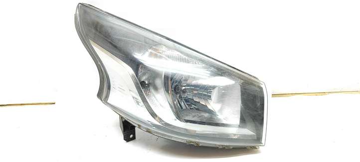 Renault Trafic III (X82) (2014 - )  260105469R Передняя фара