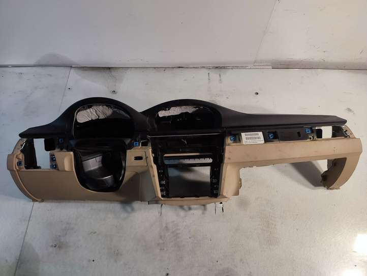 BMW 3 E90 E91 (2005 - 2012)  9125811 Панель