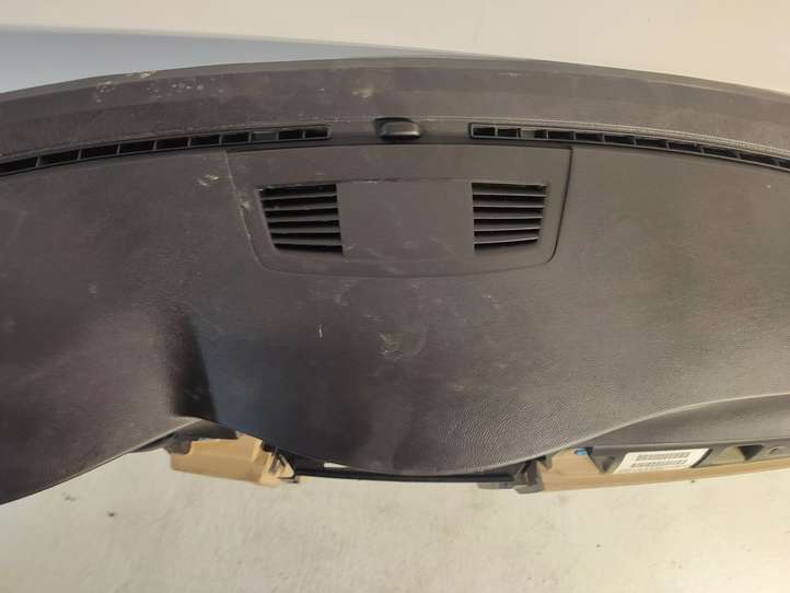 BMW 3 E90 E91 (2005 - 2012)  9125811 Панель