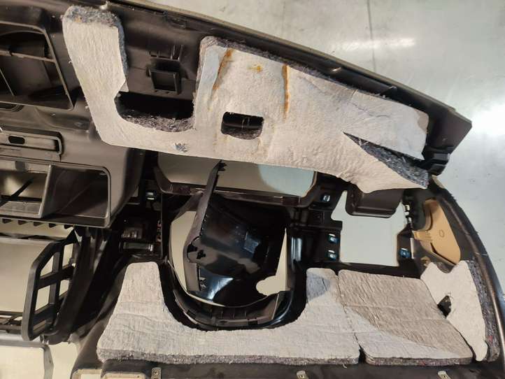 BMW 3 E90 E91 (2005 - 2012)  9125811 Панель